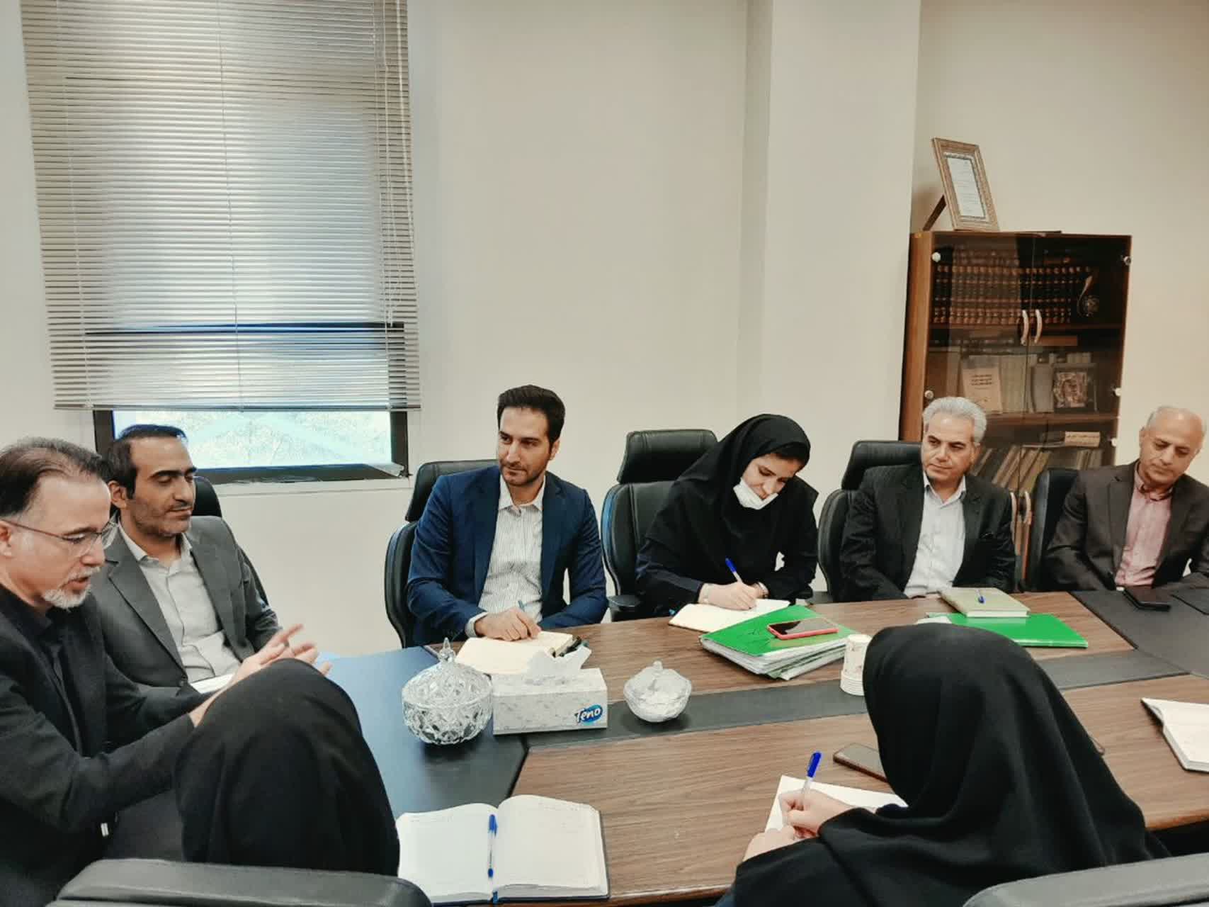 یی جلسه ای راه‌اندازی سه رشته آموزشی در مجتمع آموزش عالی سلامت شهرستان رزن بررسی  شد